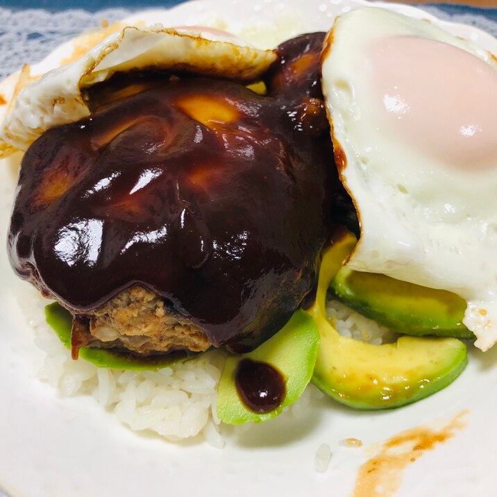 余ったハンバーグで、ロコモコ丼